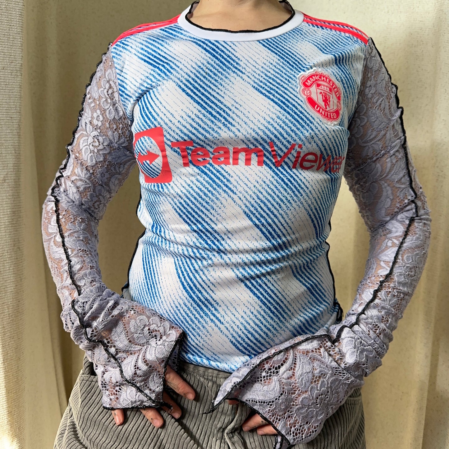 Hood Baby Manchester United Sz S-M Jersey
