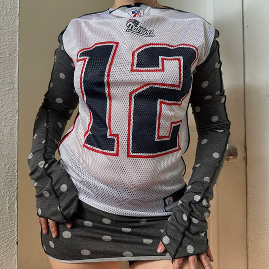 Hood Baby Patriots “12” Brady Sz S-M Jersey